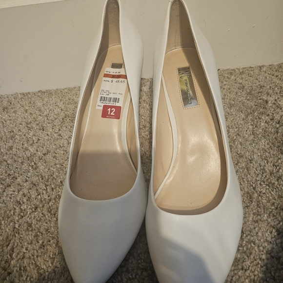 INC International Concepts White Heels - Picture 3 of 6